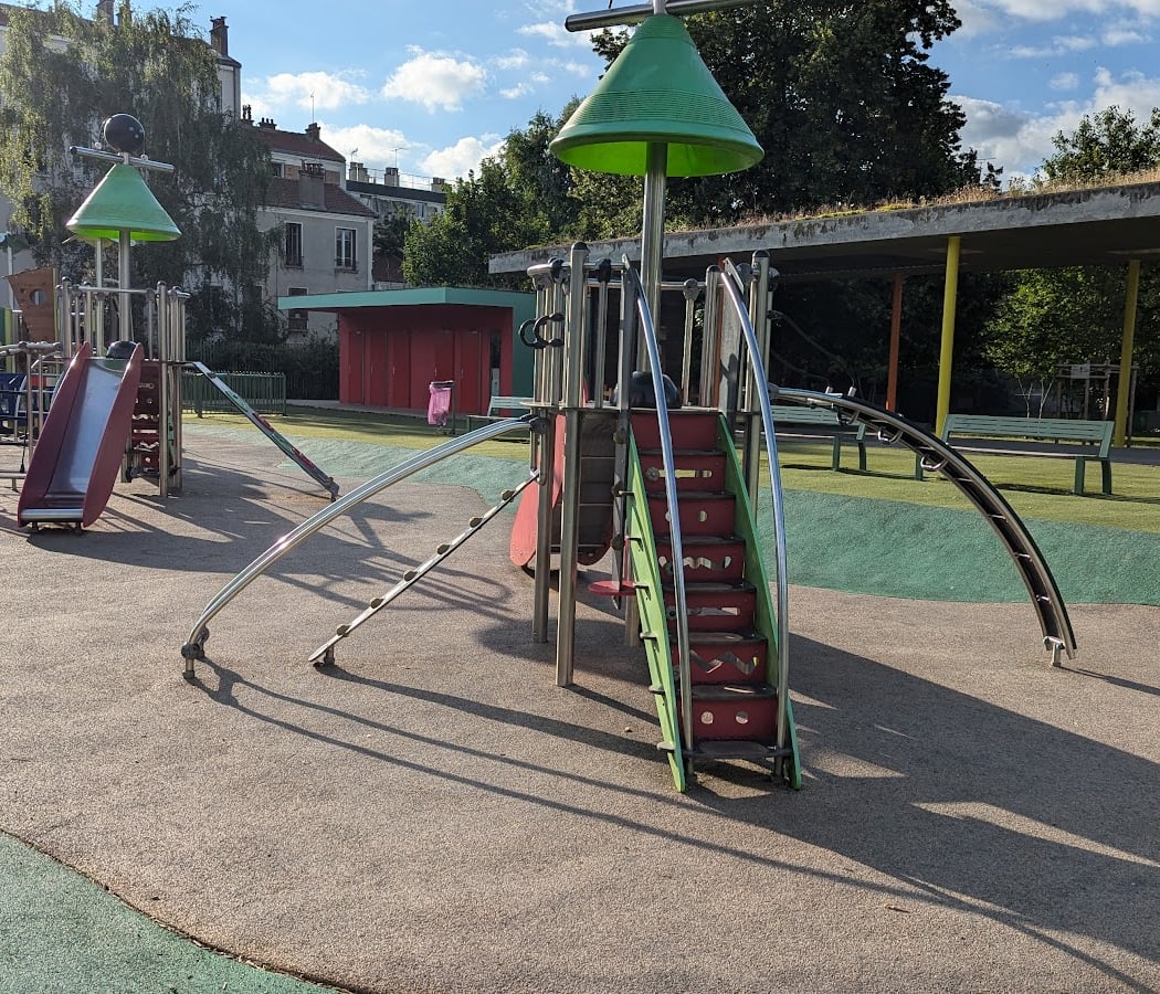 Aire de jeux pour enfants 1